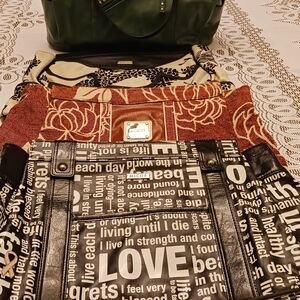 Miche Prima Tote/Shoulder Bag Lot of 4 Interchangeable Shells, Base, and Handles